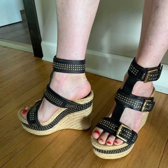 Alexander McQueen - Picture 2 of 4